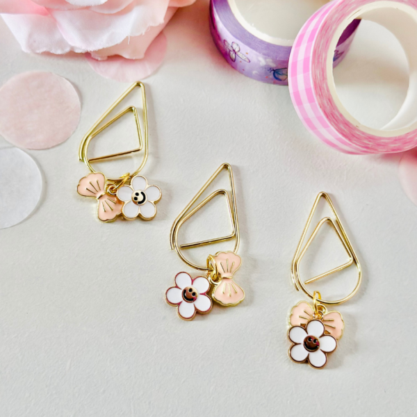 Daisy Charm Dangle Clips